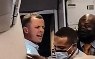 Watch This Couple Scream at JetBlue Crewmembers, Get Thrown Off Flight
