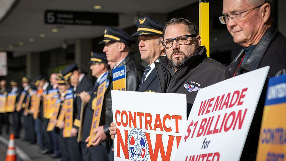 Hundreds of Union Members Join Forces at SFO